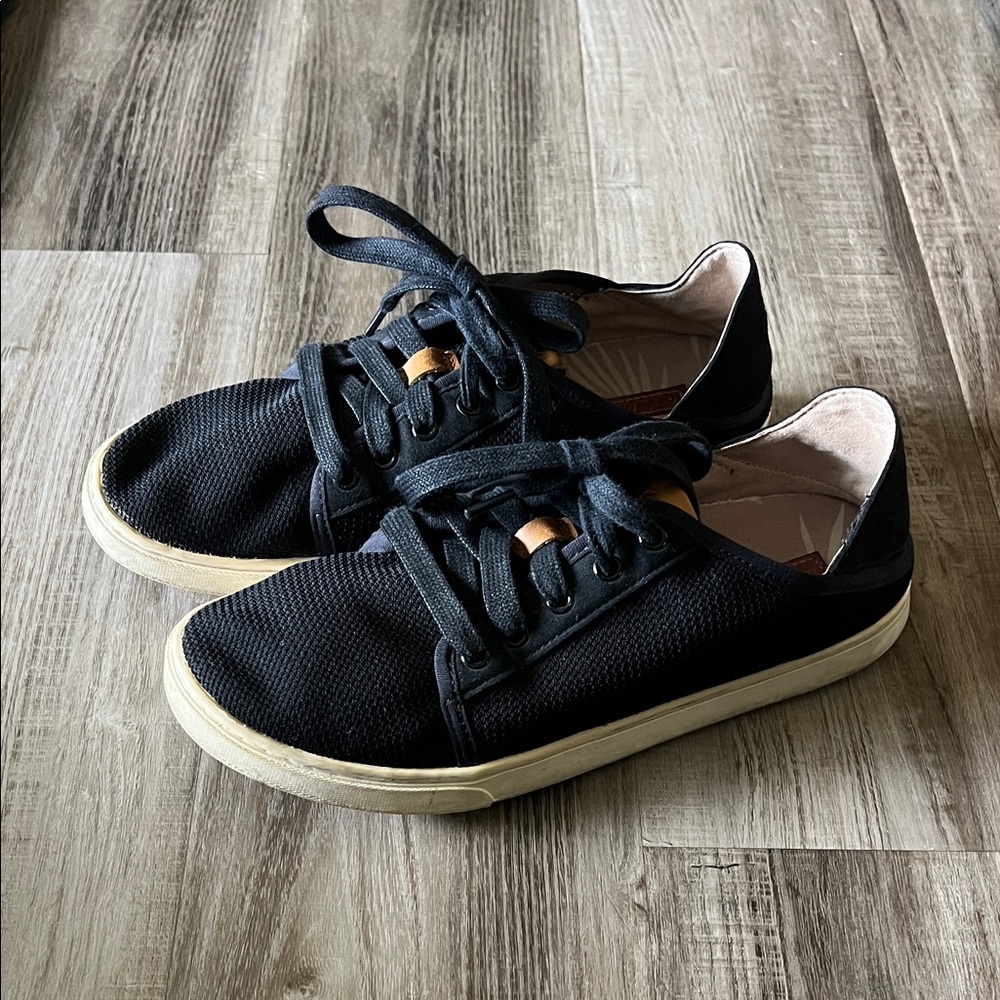 OluKai Black and Tan Women's Sneakers